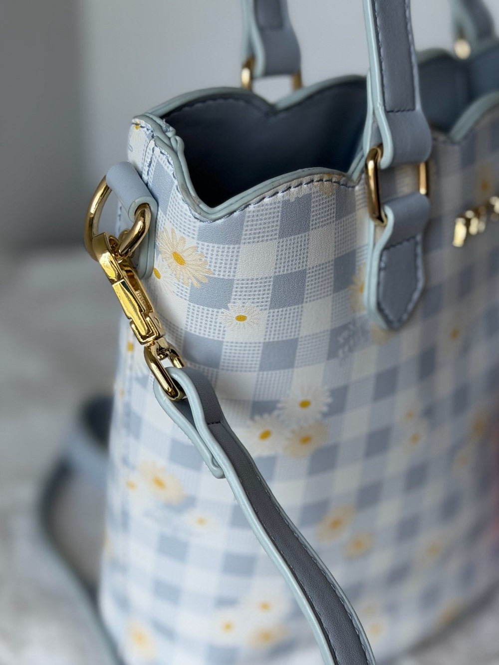 Betsey Johnson Blue Gingham Plaid Daisy Charm Scalloped Edge XOBLOOM Tote Bag - Picture 11 of 11